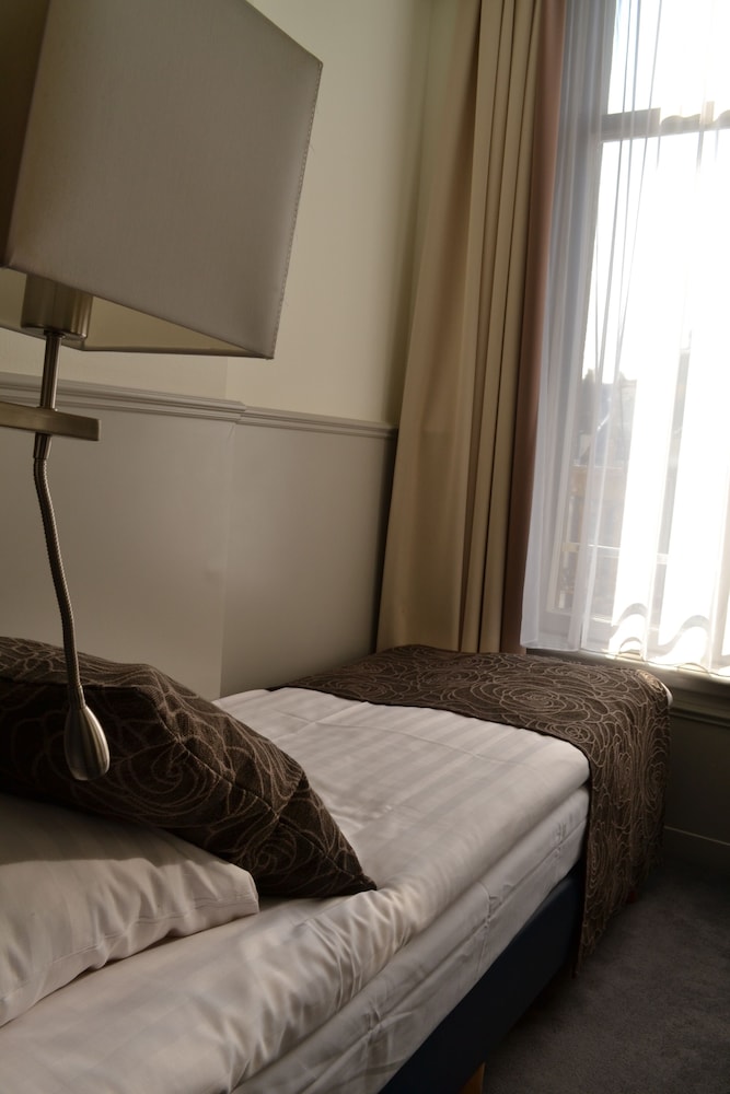 Deluxe Twin Room, 2 Twin Beds photo 2
