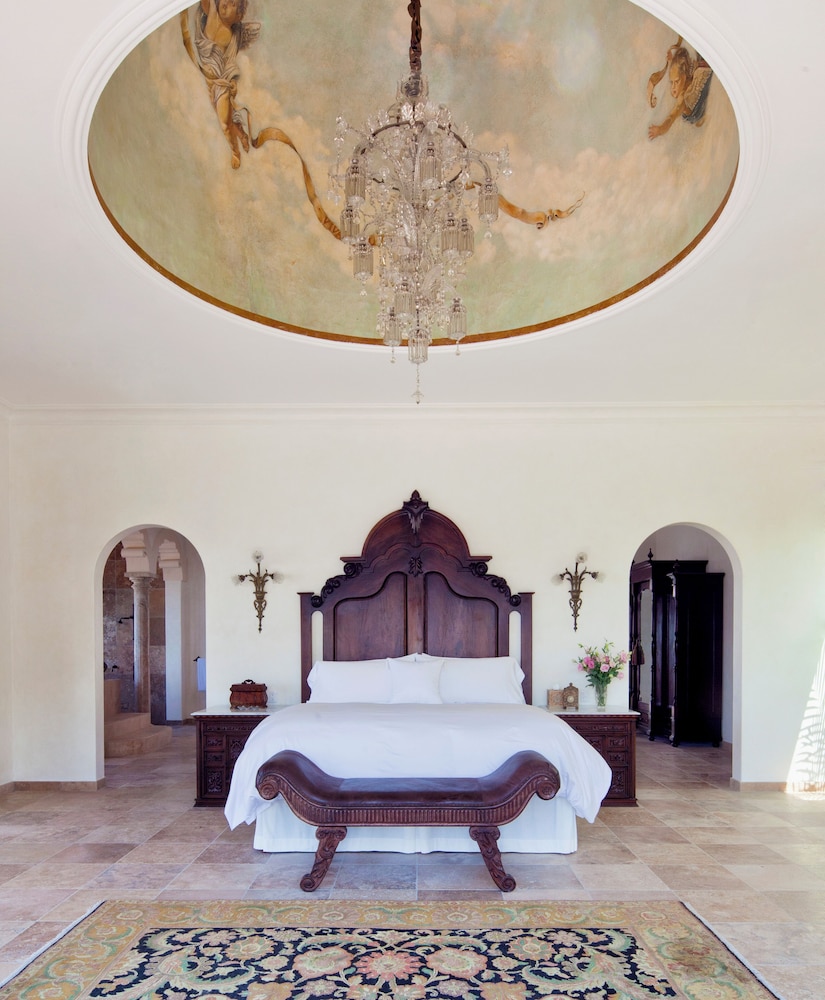 Elizabeth Taylor Suite photo 3