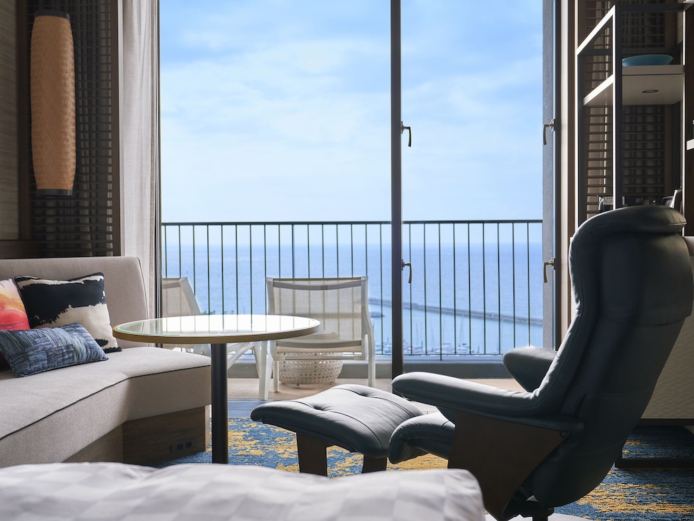 Deluxe Hollywood Twin Room, Non Smoking (With Club Pool & Lounge Access) - Photo 20