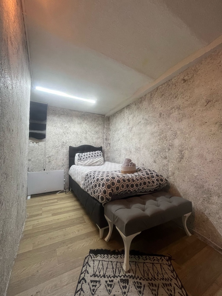 Basic Single Room photo 2