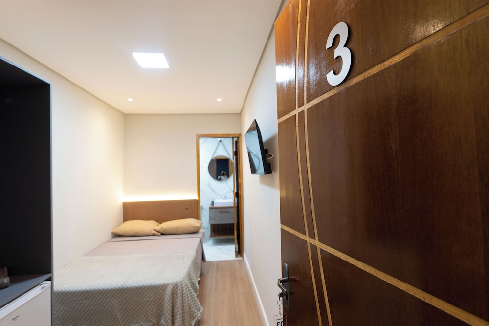 Basic Single Room, Private Bathroom photo 3