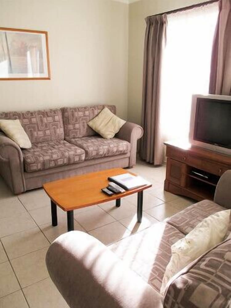 Apartment, 2 Bedrooms (1Queen & 1Double) photo 3