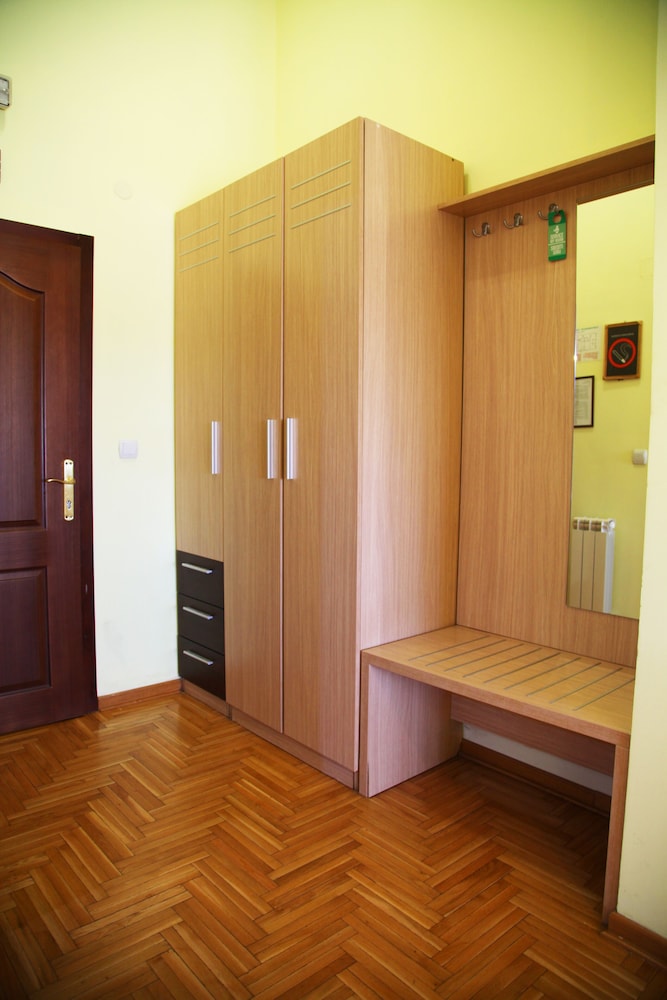Economy Double Room - Photo 8