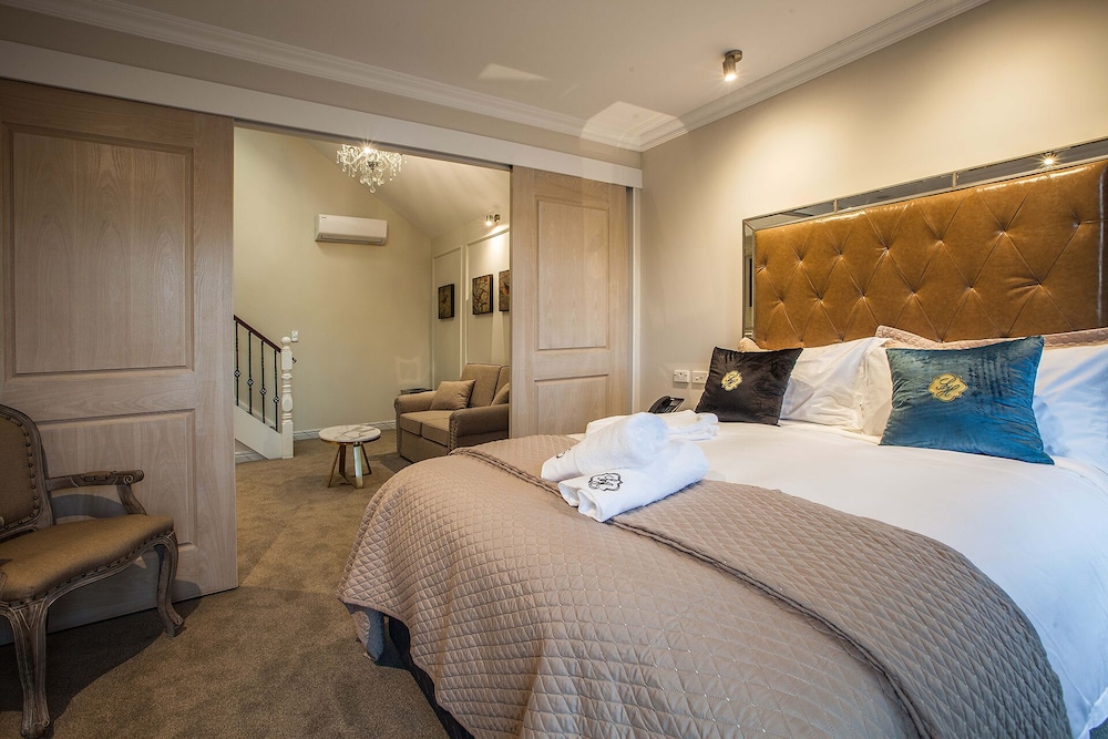 Luxury Class Deluxe Duplex Suite