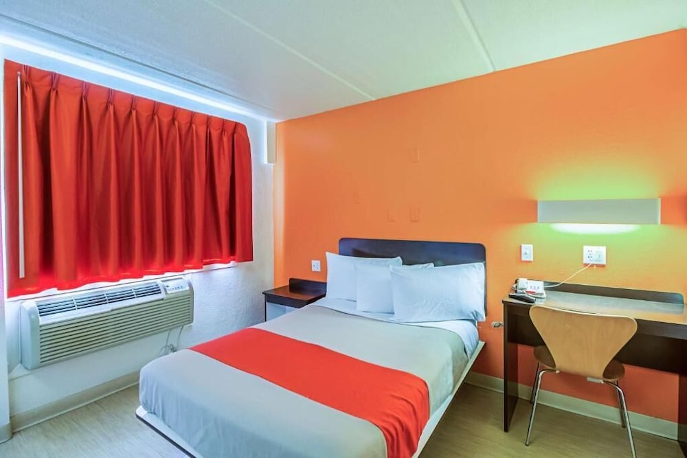 Standard Room, 1 Double Bed, Accessible, Non Smoking photo 1