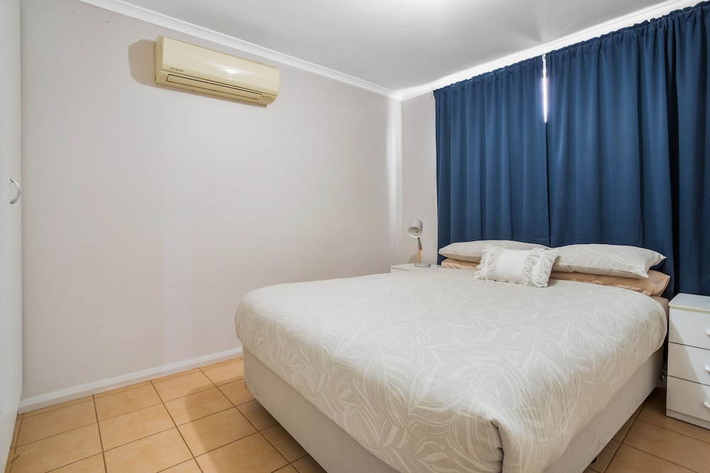 Family Cabin, 2 Bedrooms (Park Home) photo 2