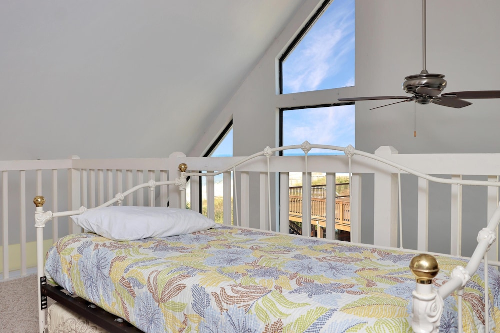 House, Multiple Beds (Pelican) photo 1