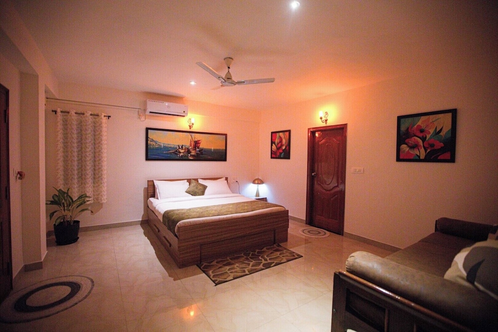 Classic Double Room, Balcony, City View photo 1