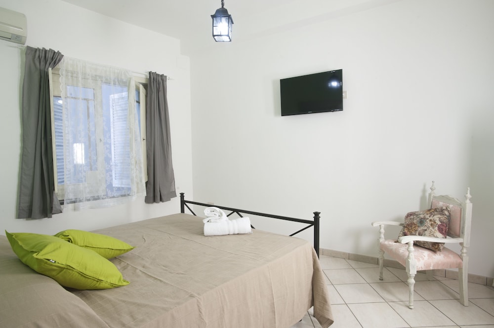Classic Apartment, 1 Bedroom, Terrace photo 2