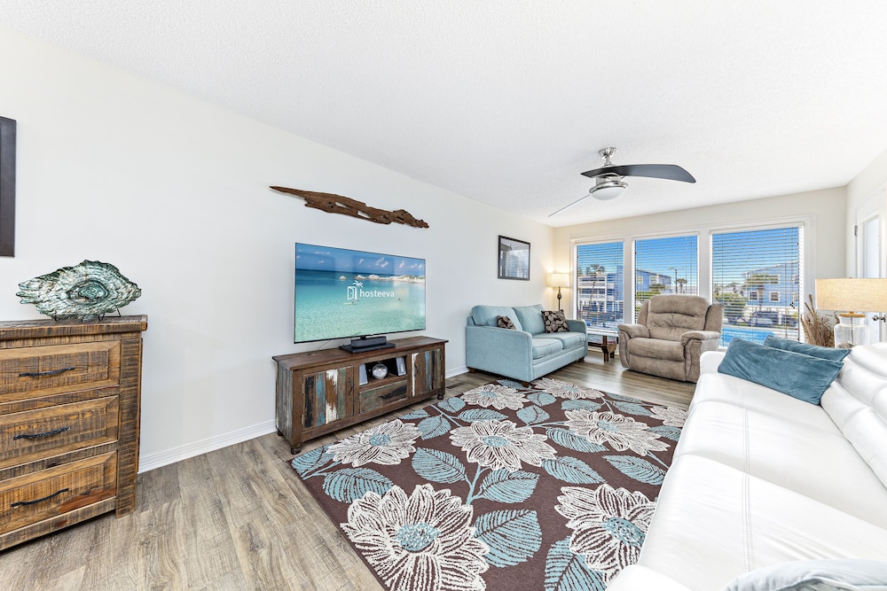 Signature Apartment, 2 Bedrooms, Balcony, Pool View