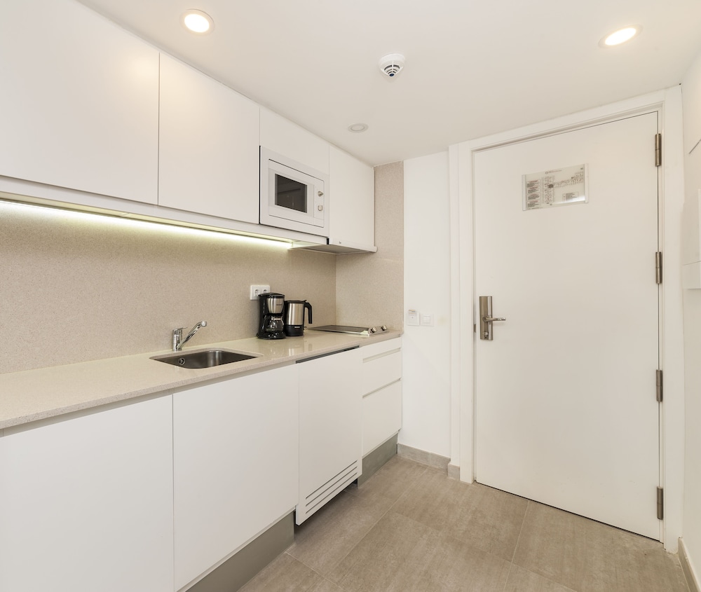 Apartment, 1 Bedroom, Balcony (2 adults + 2 children) - Photo 2