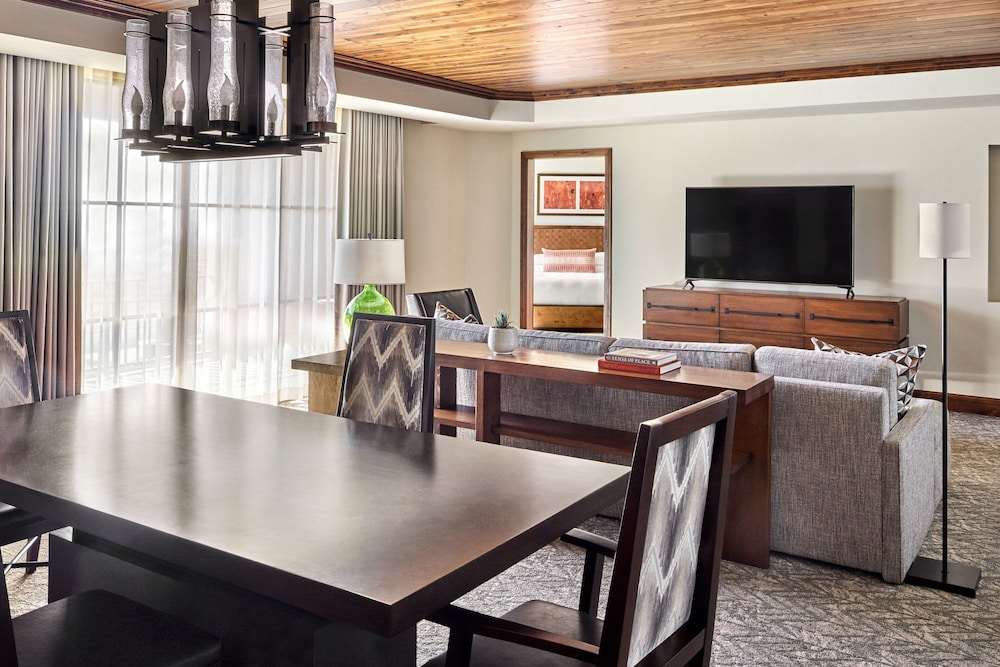 Premier Suite, 2 Bedrooms, Balcony - Photo 2