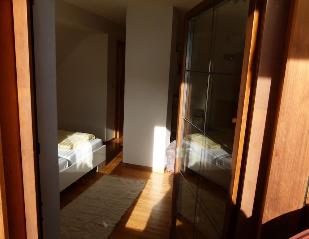 Basic Apartment, Multiple Beds, Balcony photo 3