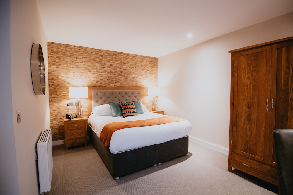 Lower Mews (located in Hotel Courtyard) - Photo 1