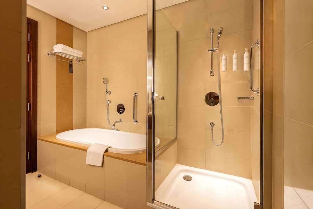 Executive Suite, 2 Bedrooms - Photo 5