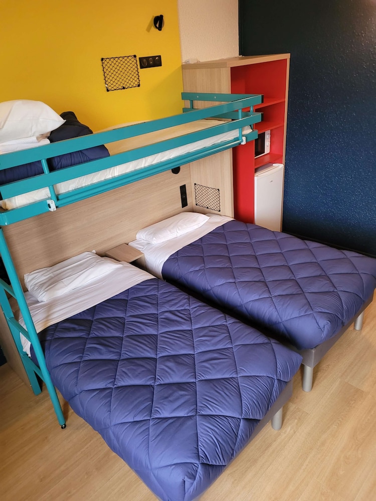 Standard Room, 2 Twin Beds photo 3