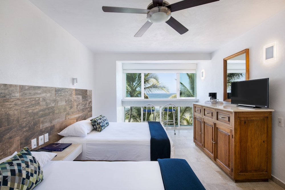 Superior Room, 2 Double Beds, Ocean View, Beachfront - Photo 1