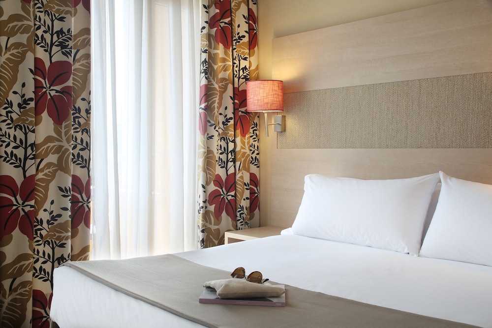 Standard Double or Twin Room, Balcony - Photo 1