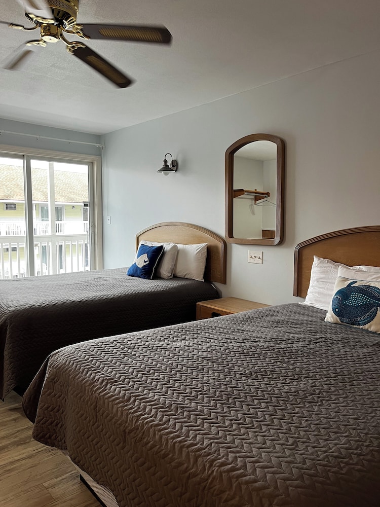 Deluxe Plus Bedroom photo 3