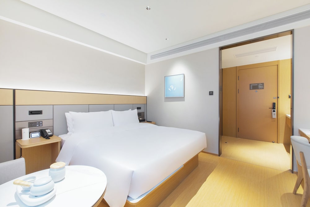 Classic Double Room, City View photo 3