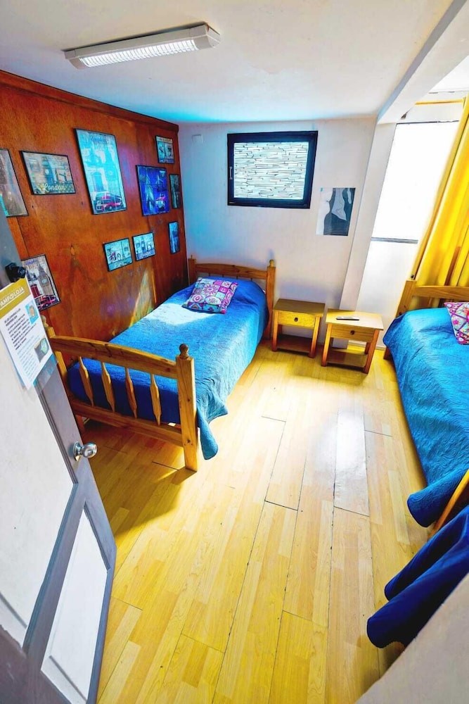 Economy Twin Room, 2 Twin Beds photo 3