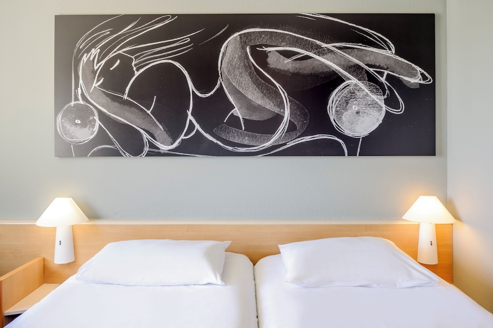Standard Twin Room, 2 Twin Beds - Photo 4