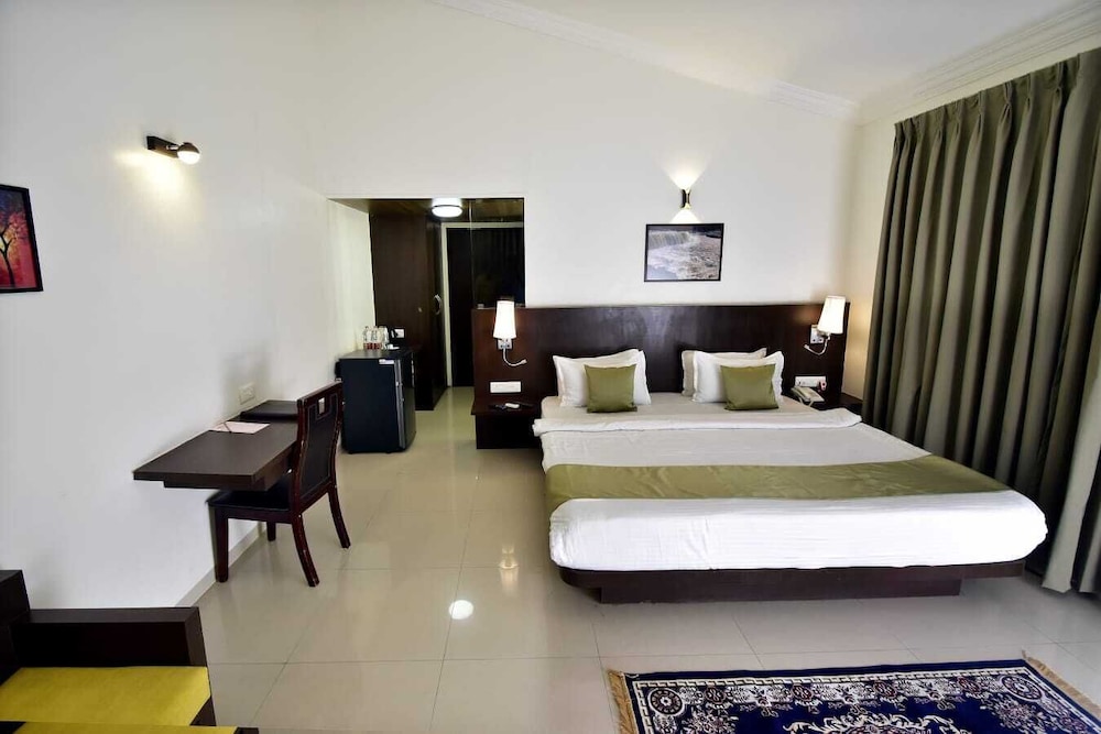 Deluxe Room - Photo 3