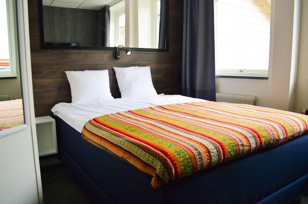Room, 1 Queen Bed photo 1