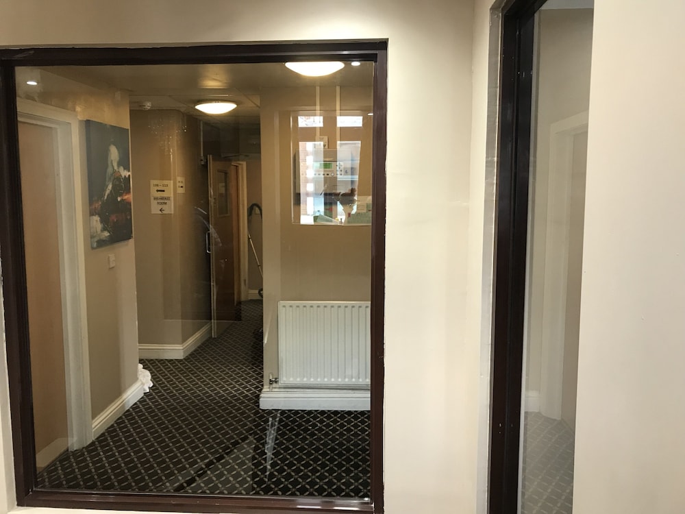 Single Room, Ensuite photo 2