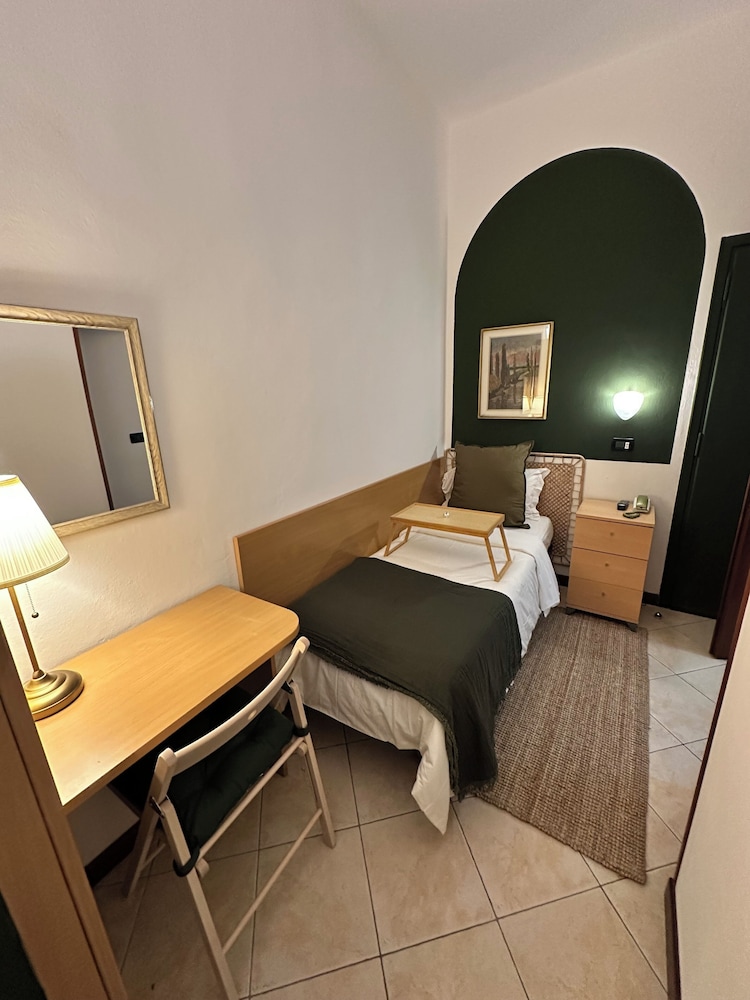 Classic Single Room, Balcony, Mountain View