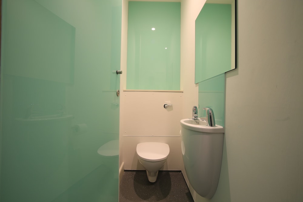 Shared Dormitory, Mixed Dorm, Shared Bathroom (Sleeps 4), photo 6