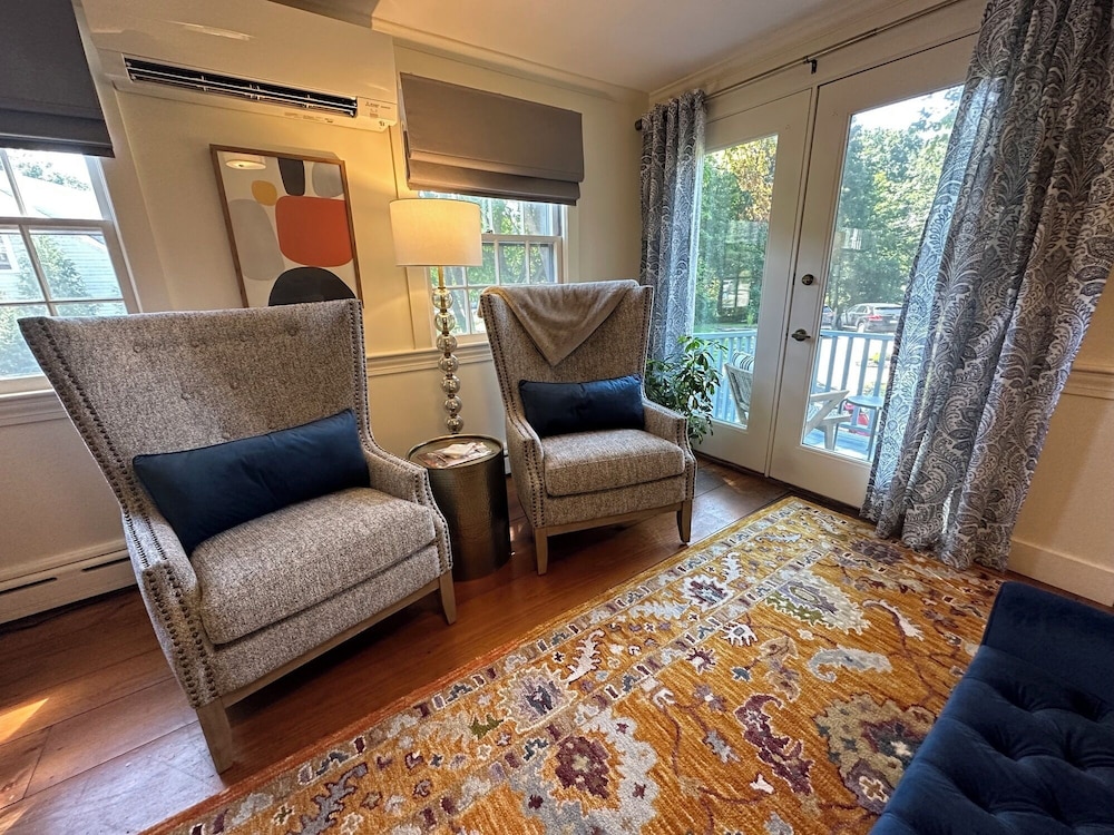 Deluxe Room, Balcony