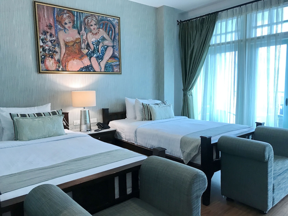 Premium Deluxe 2 Twin, City View Balcony - Photo 2