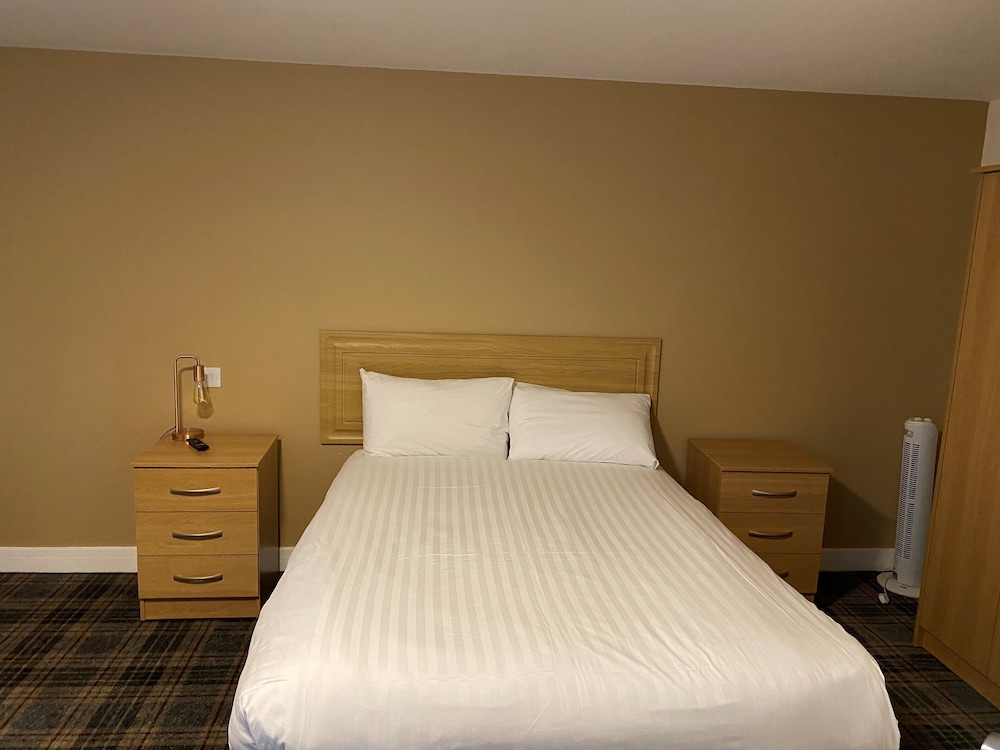 Small Double Room No Window (Located in Annex Building) - Photo 2