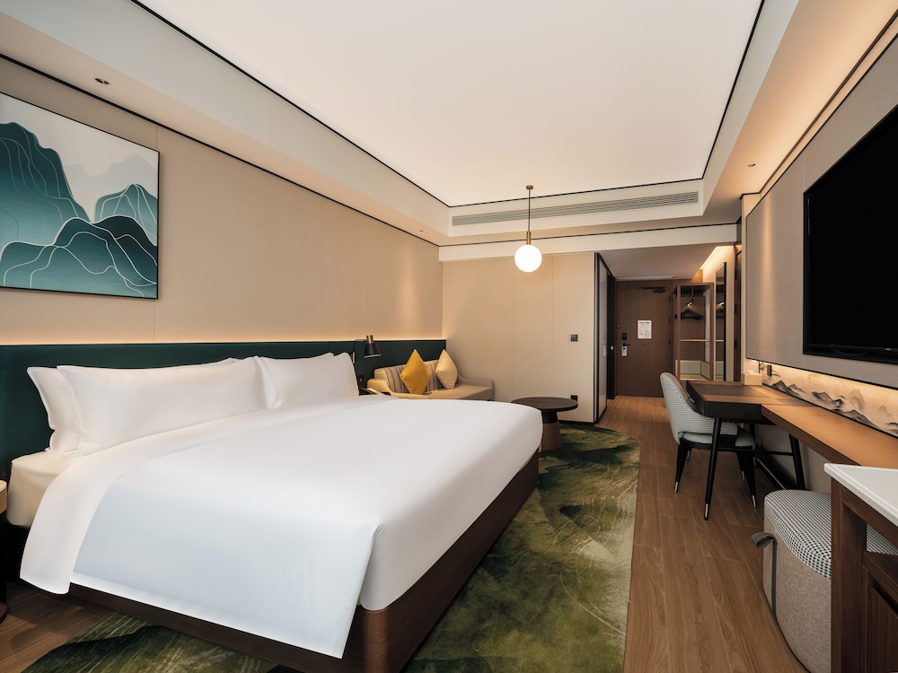 Superior Room, 1 King Bed