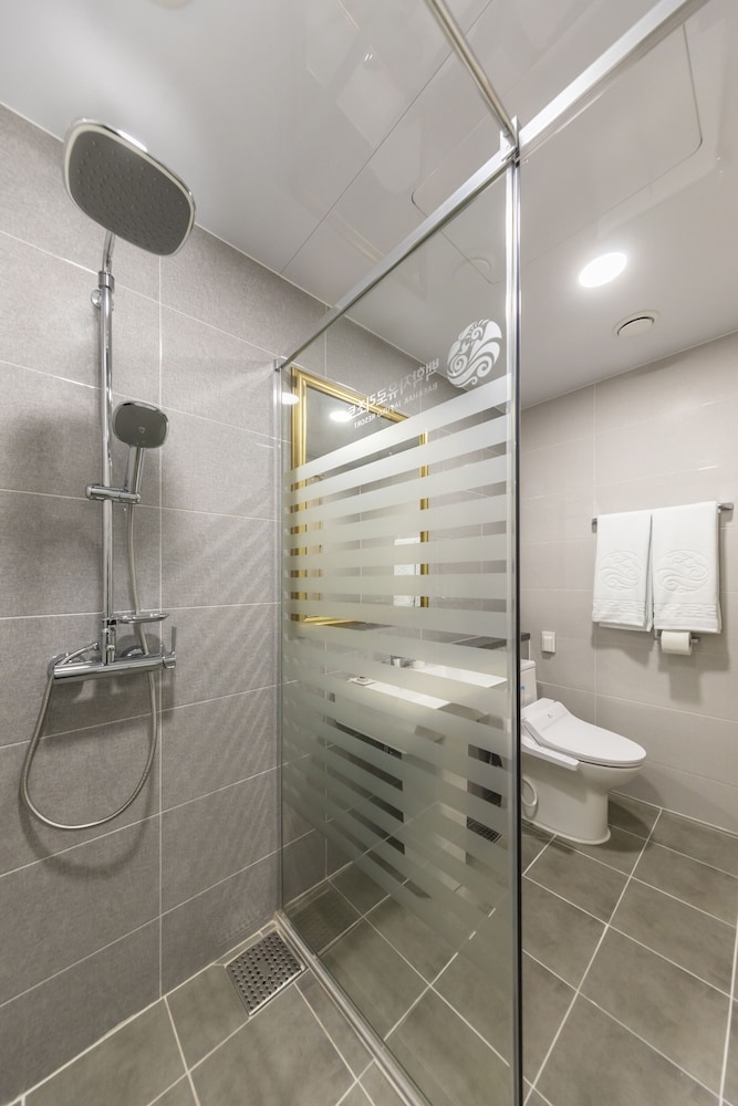 Suite B - Photo 7