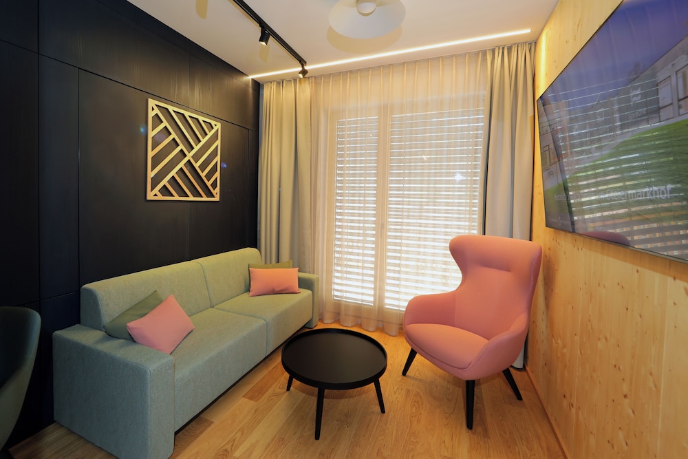 Suite - Photo 4