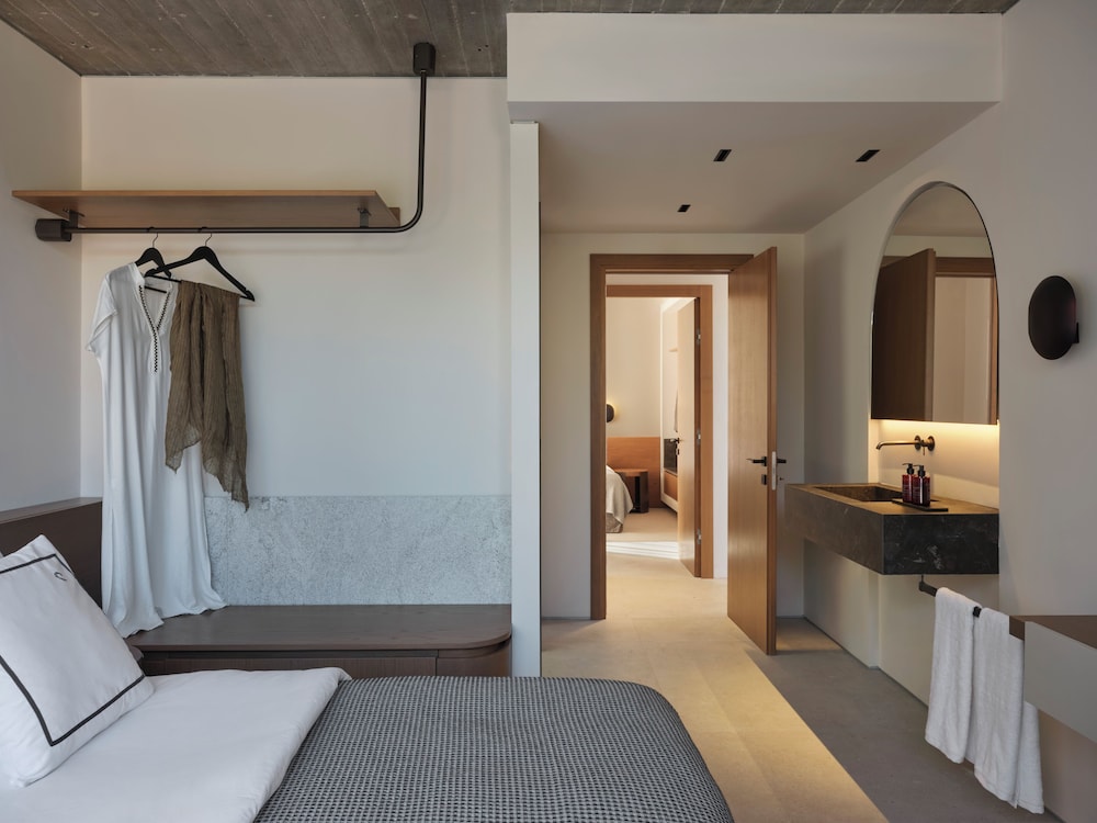 Platinum 2 - Bedroom Villa with Private Heated Pool