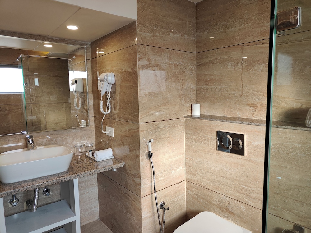 Presidential Double Room, 1 King Bed, Non Smoking, Private Bathroom photo 3