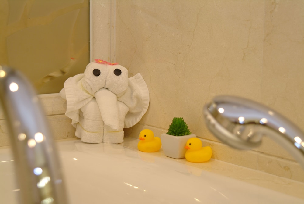 Business Suite - Photo 6