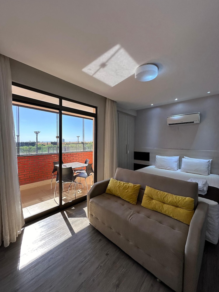 Family Room, Garden View