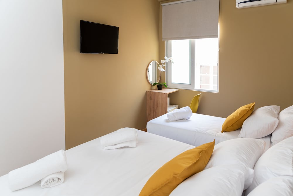Comfort Triple Room, City View photo 2