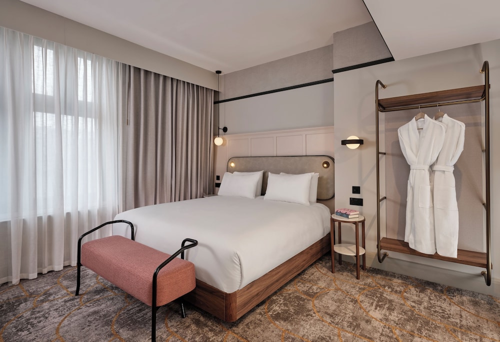 Superior King Room - Photo 1