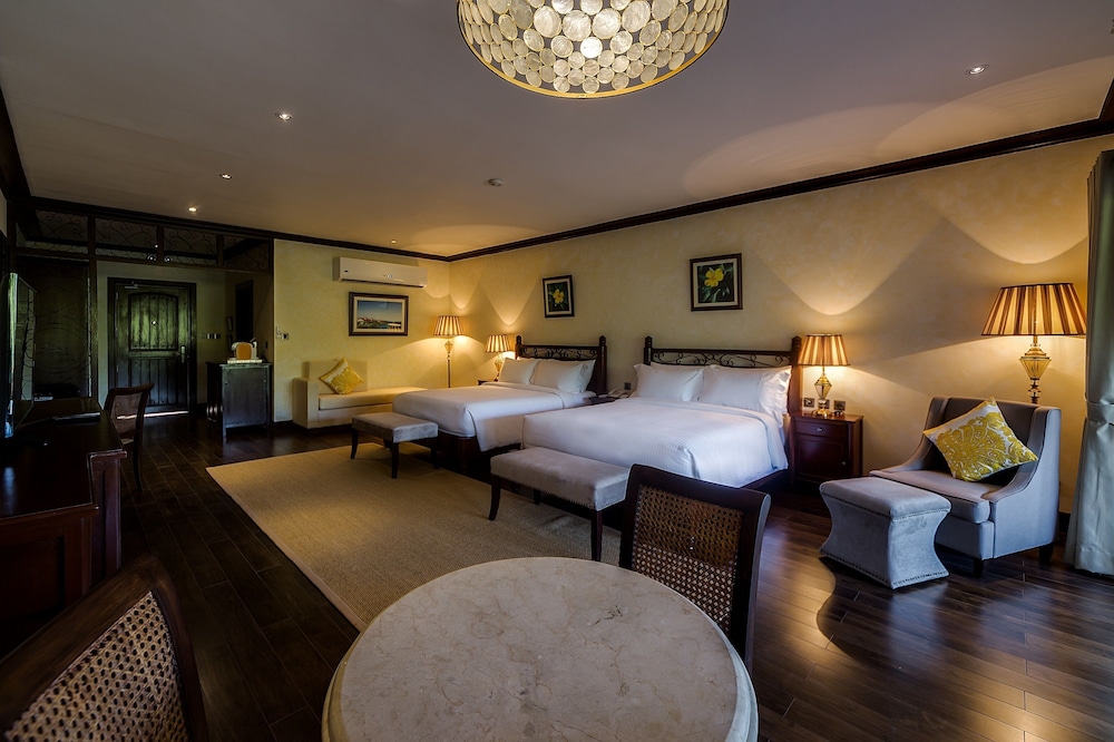 Lagoon View Suite photo 2
