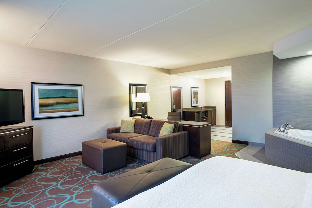 Suite, 1 King Bed, Non Smoking
