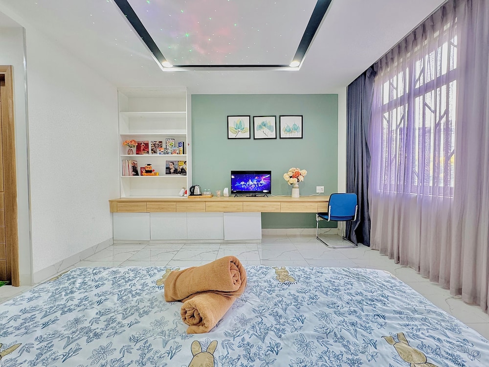 Standard Room, 1 Queen Bed, Garden View