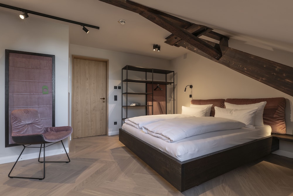 Superior Studio, 1 King Bed
