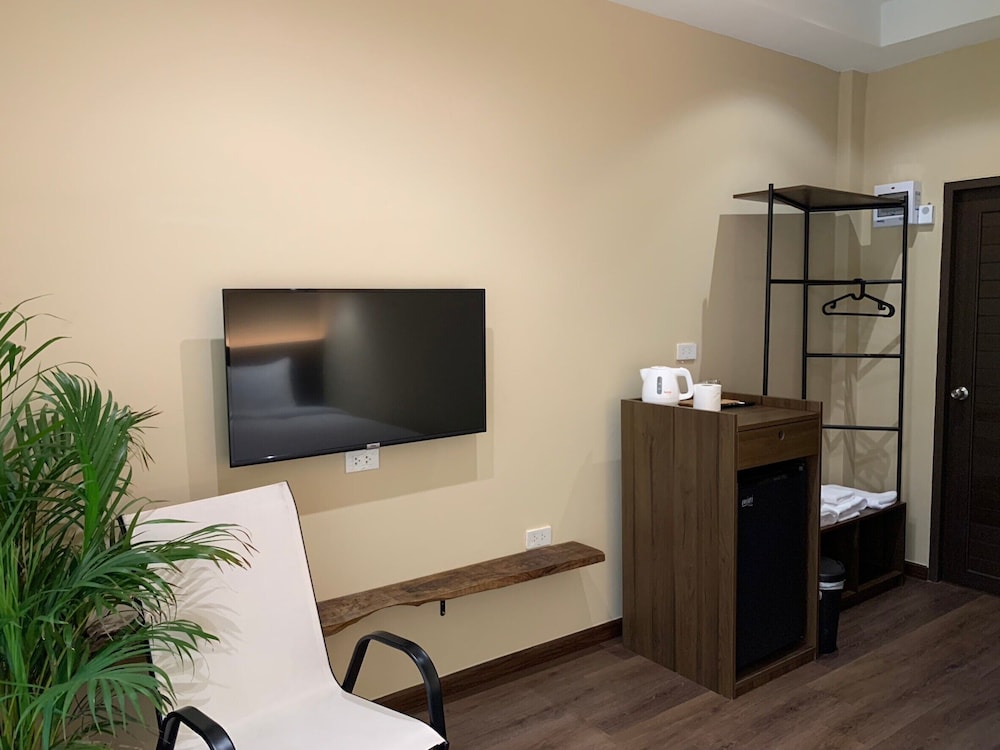 Standard Twin Room, 2 Twin Beds, City View - Photo 7