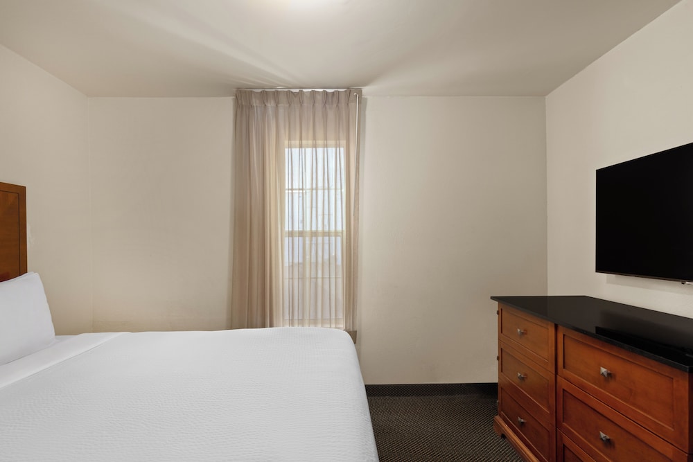 Executive Suite-Non-Smoking - Photo 3