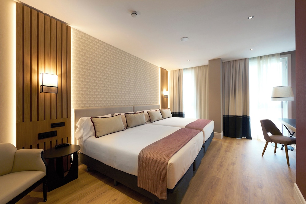 Deluxe Room (Superior, 2 adults & 2 children)
